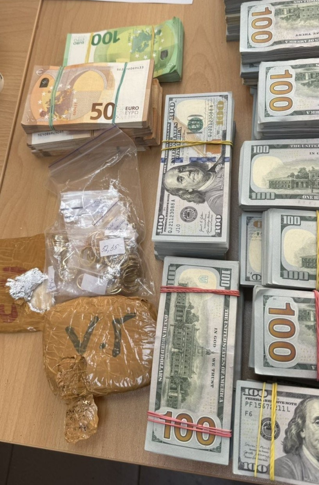 Çanta dolusu Euro, dolar ve altınla sınıra yakalandı