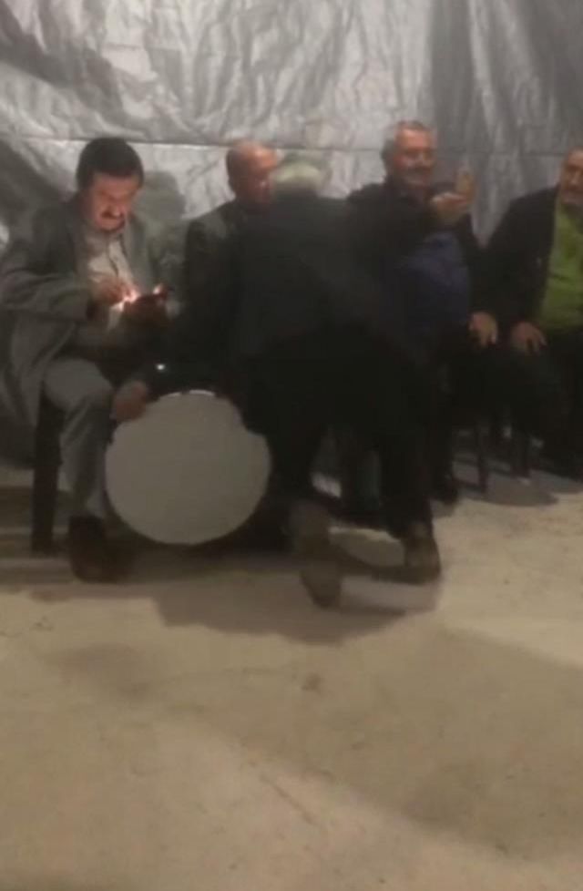 Hatay'da düğünde davul çalan adam kalp krizi geçirerek hayatını kaybetti