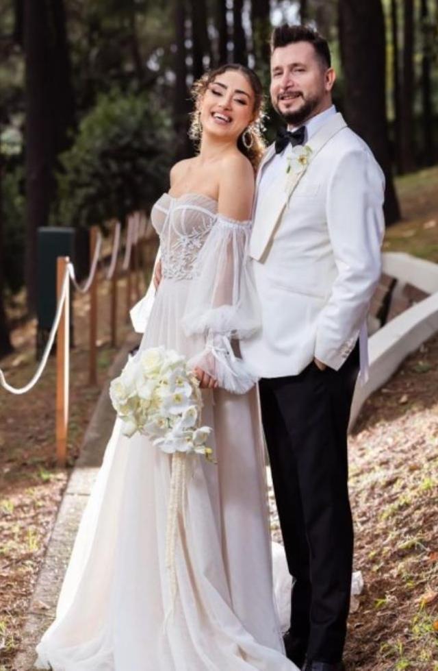 İbrahim Tatlıses, gelininden sonra kızına da altın kemer taktı