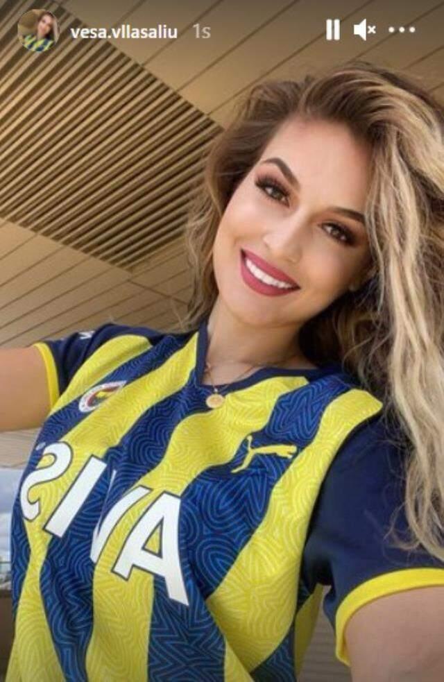 Fenerbahçe'nin yeni yengesi çubuklu formayı giydi, taraftar mest oldu