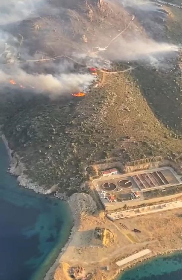 Pilotlar Yangında Türk Bayrağını Korudu