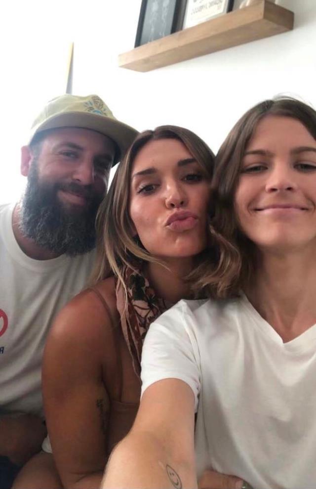 Kocasının gözü önünde başka bir kadınla cinsel ilişkiye girdi, tepkiler çığ gibi