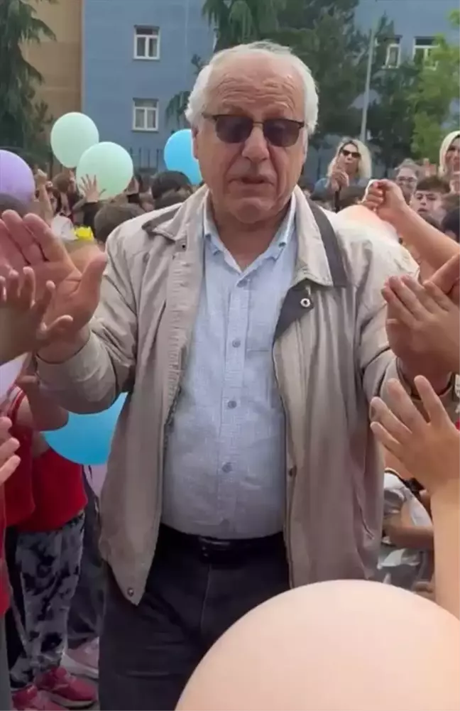 Emekli Öğretmene Sürpriz Veda