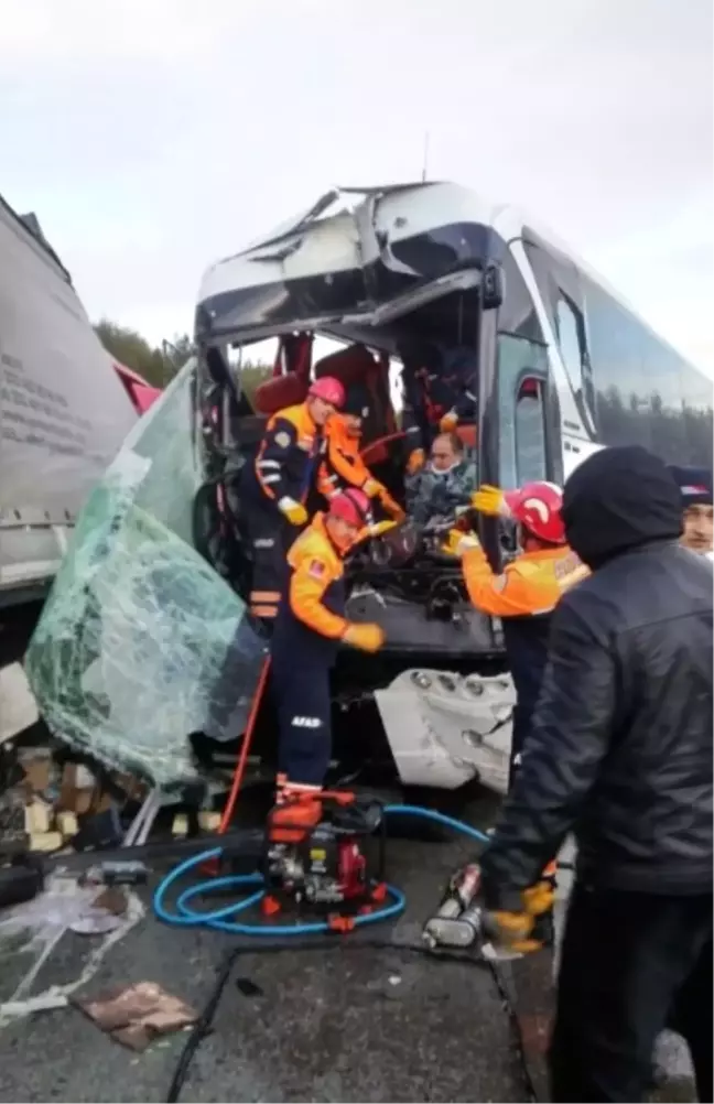 Afyonkarahisar'da Zincirleme Trafik Kazası (3)