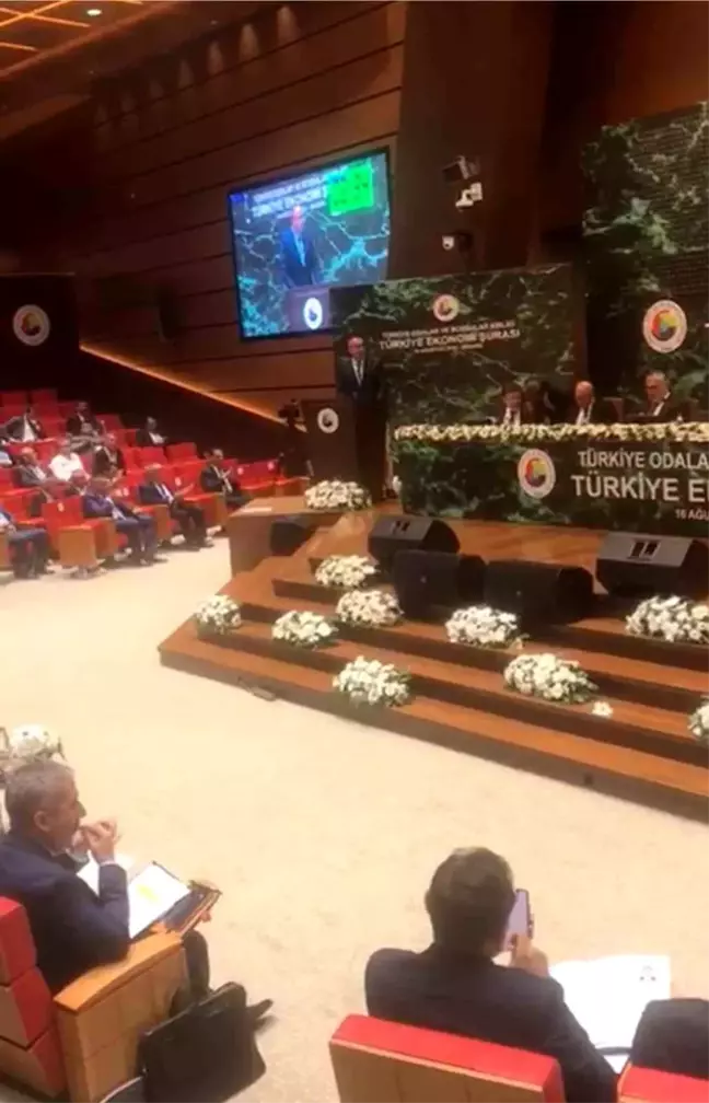 Gediz Ticaret ve Sanayi Odası Başkanı Vedat Öztürk, bakanlara Gediz ve Kütahya'nın sorunlarını anlattı