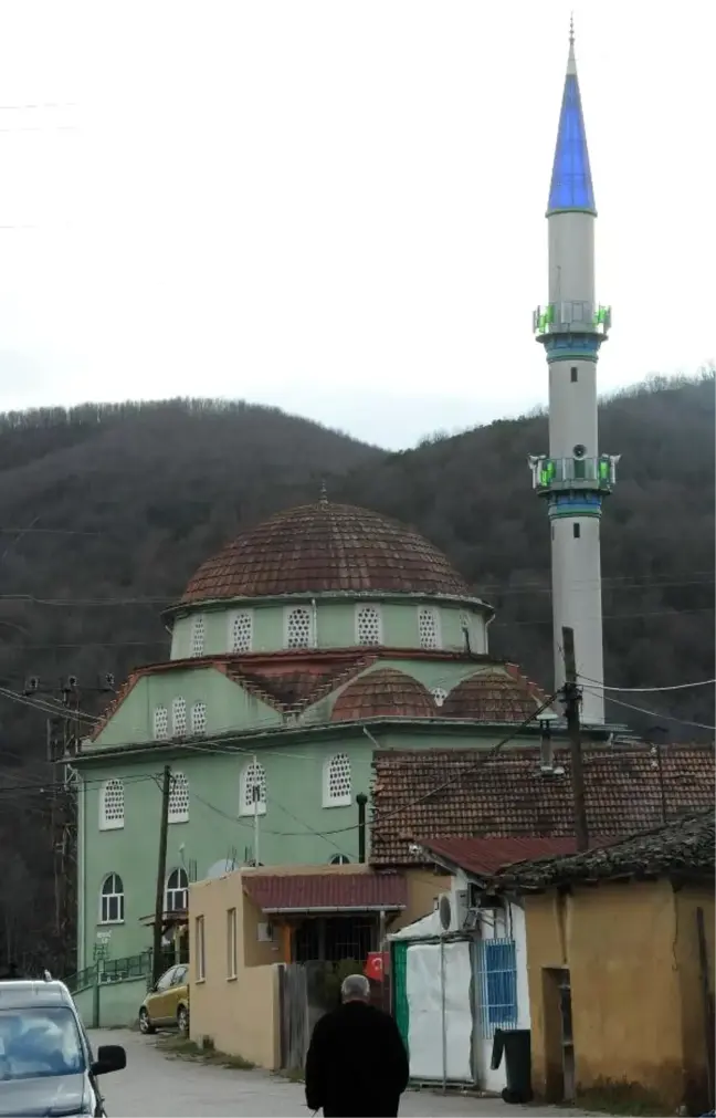 11 Aydır Camilerine İmam Bekliyorlar