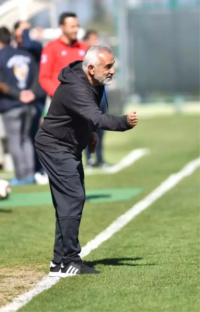 Manisa Büyükşehir Belediyespor Çapanoğlu'yla Yenilgiyi Unuttu