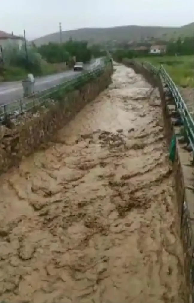 Niğde'de Şiddetli Yağış Sonrası Sel Felaketi