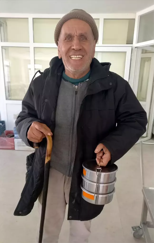 Beypazarı Kaymakamlığı, her gün 500 kişiye sıcak yemek götürüyor