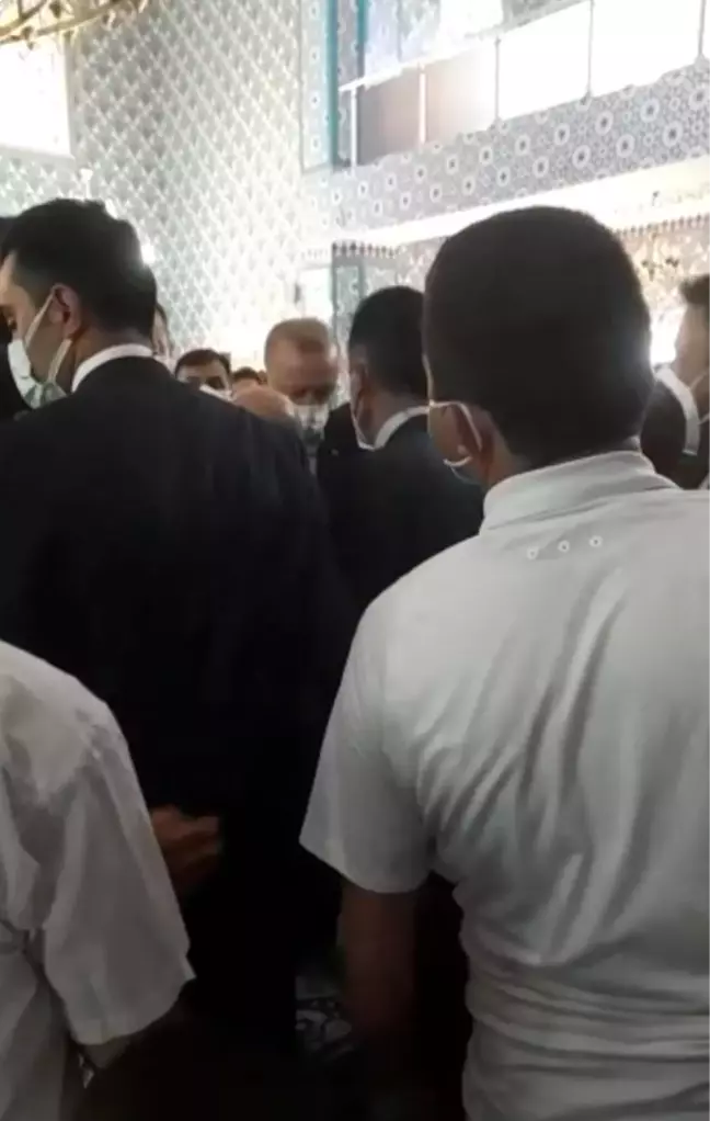 Son dakika haber | Cumhurbaşkanı Erdoğan, Cuma namazını Mecek Camii'nde kıldı