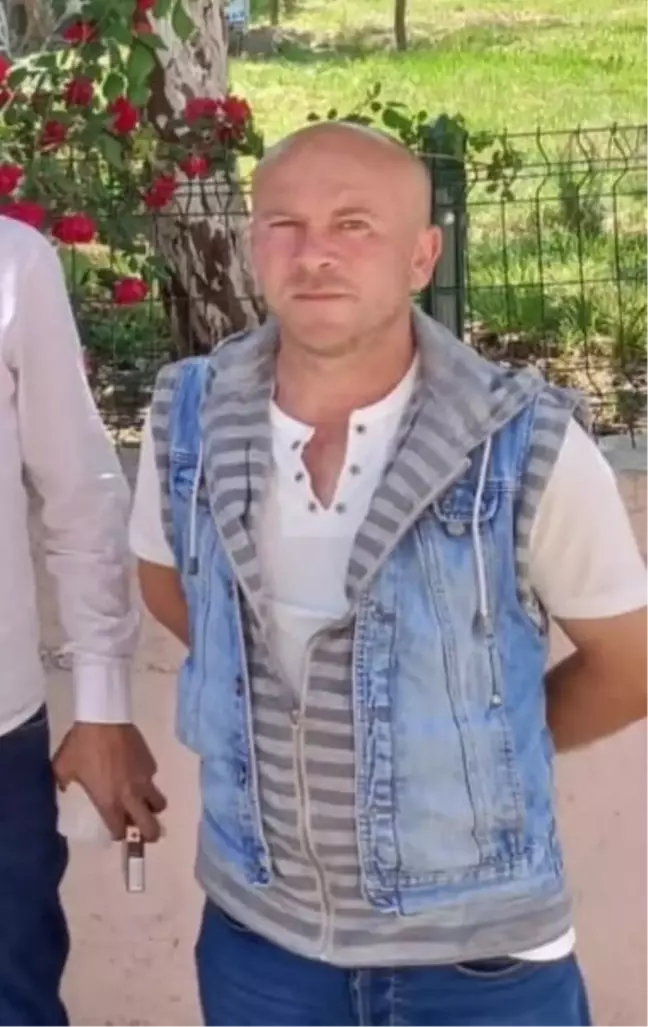 Kamyondaki Tomrukların Altında Kalan İşçi Hayatını Kaybetti