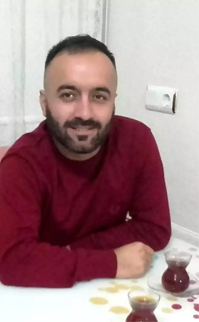 Kamyonete arkadan çarpan otomobilin sürücüsü öldü