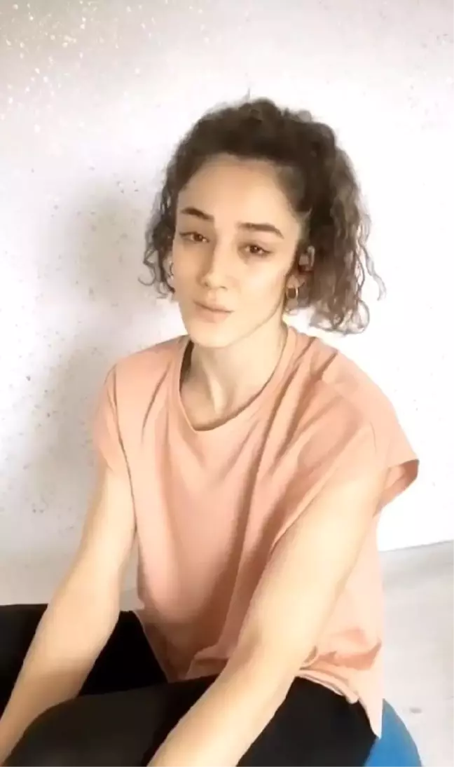 Milli badmintoncu Neslihan Yiğit: Devletimizin çağrısına kulak asıp evlerimizde kalalım