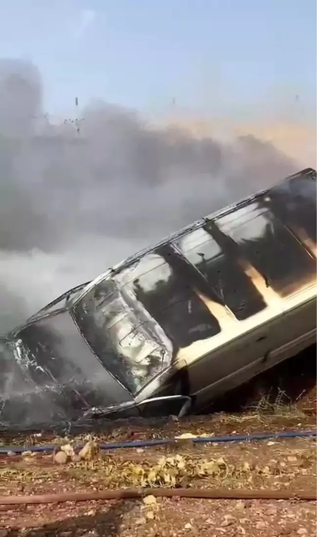 Siirt haberleri! Siirt'te minibüs alev aldı, 2 kişi yanmaktan son anda kurtuldu