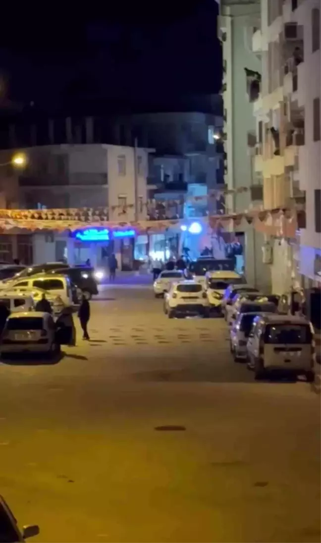 İzmir'de Silahlı Kavga: 3 Polis Yaralandı