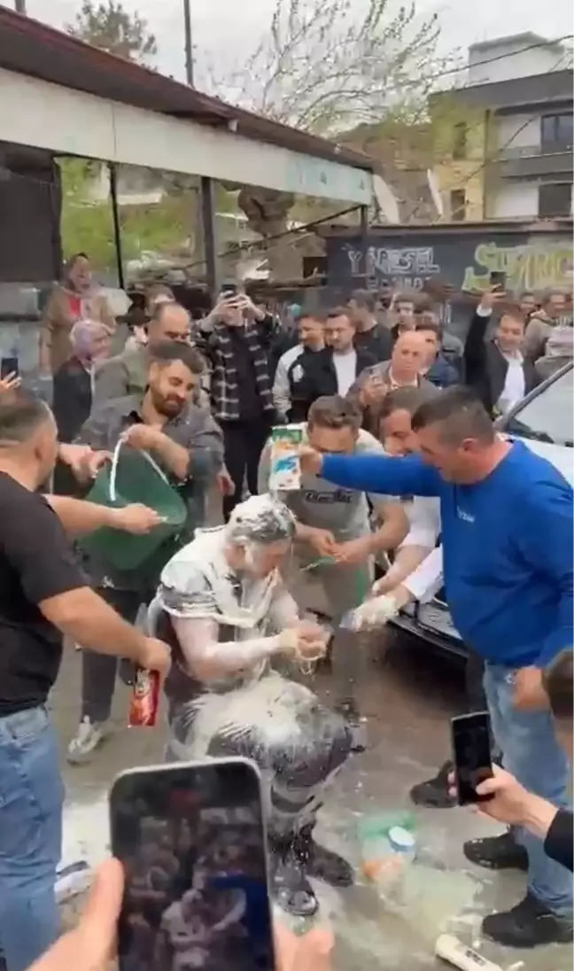 Düğün Geleneğinde Şok Eziyet: Damada Ketçaplı Mayonezli Yumurtalı İşkence