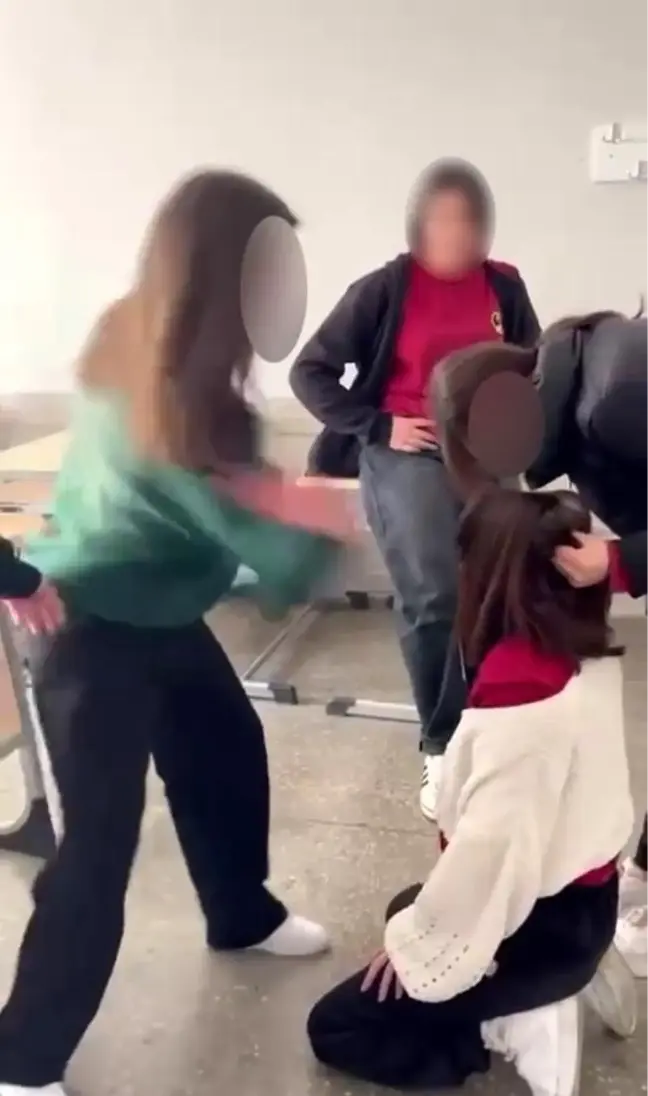 Lisedeki şiddet olayı 14 kişinin başını yaktı! Müdür görevden uzaklaştırıldı, 1 öğrenci tutuklandı