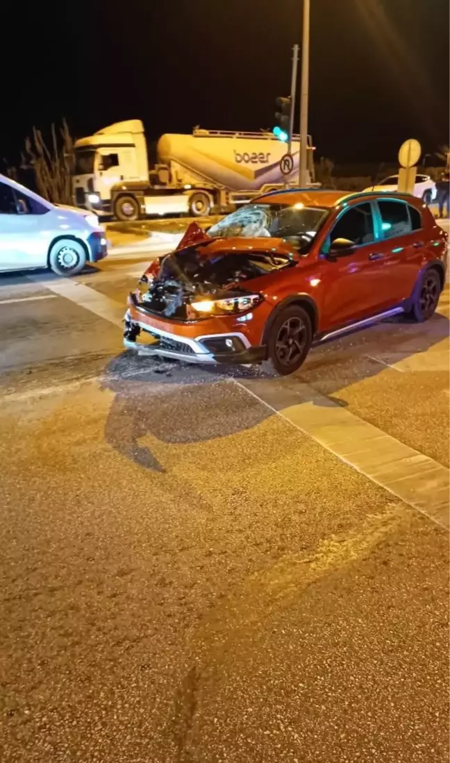 Mersin'de trafik kazasında genç çift hayatını kaybetti