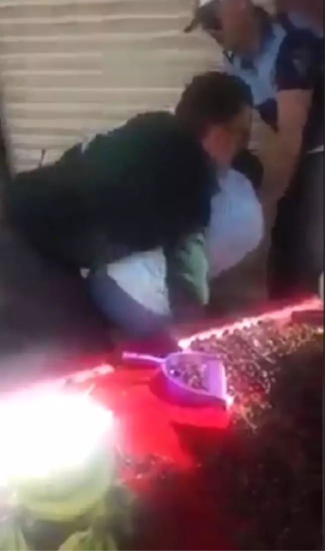 Ordu'da Seyyar Satıcı Zabıtayı Bıçakla Yaraladı