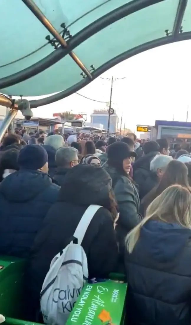 İstanbul Tramvay Hattında Gecikme, Yoğunluk Oluştu