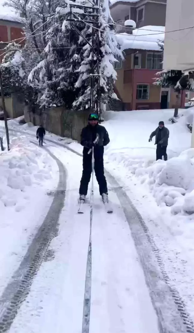 Trabzon'da Kar Altında Kayak Keyfi