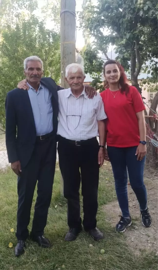Emekli öğretmen ilk görev yerini ziyaret etti