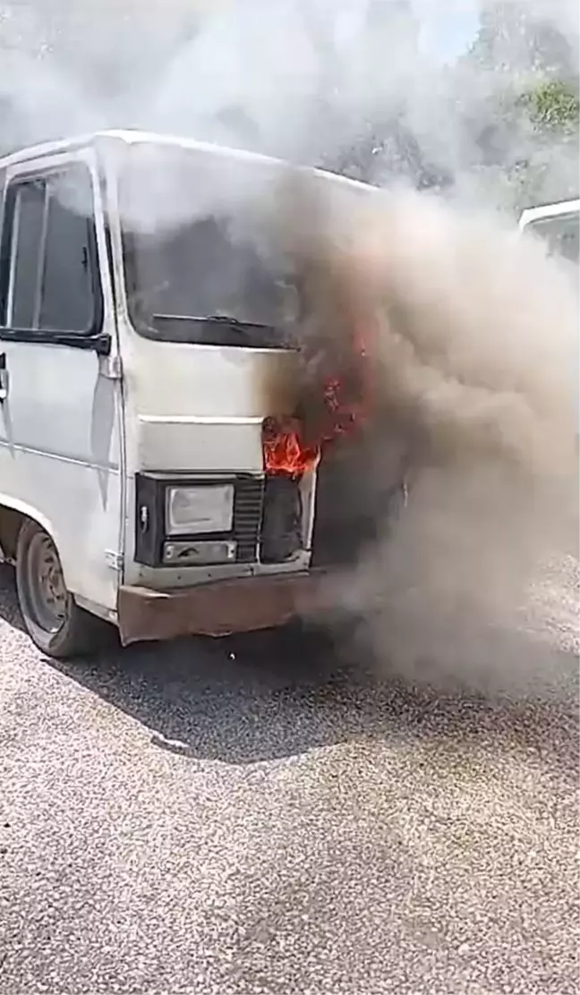 Yalova'da minibüs yangını