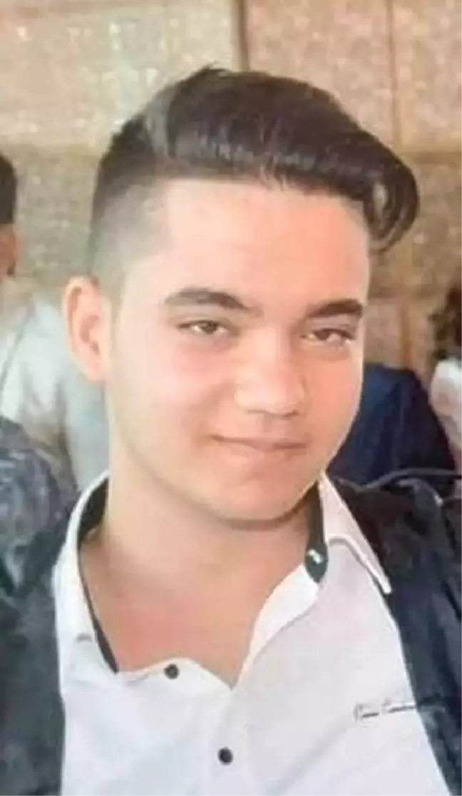 Arızalanan Otomobilden İnen Umut, Minibüsün Çarpmasıyla Öldü