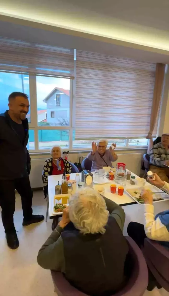 Fenomen Ciğerci Ali Koçak'tan Huzurevi Sakinlerine Ramazan İftarı