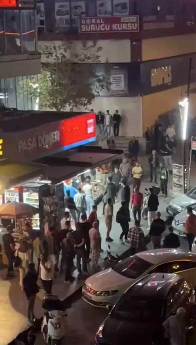 Pendik'te Dönerciye Saldırı: Uçan Tekme ile Karşılık Verildi