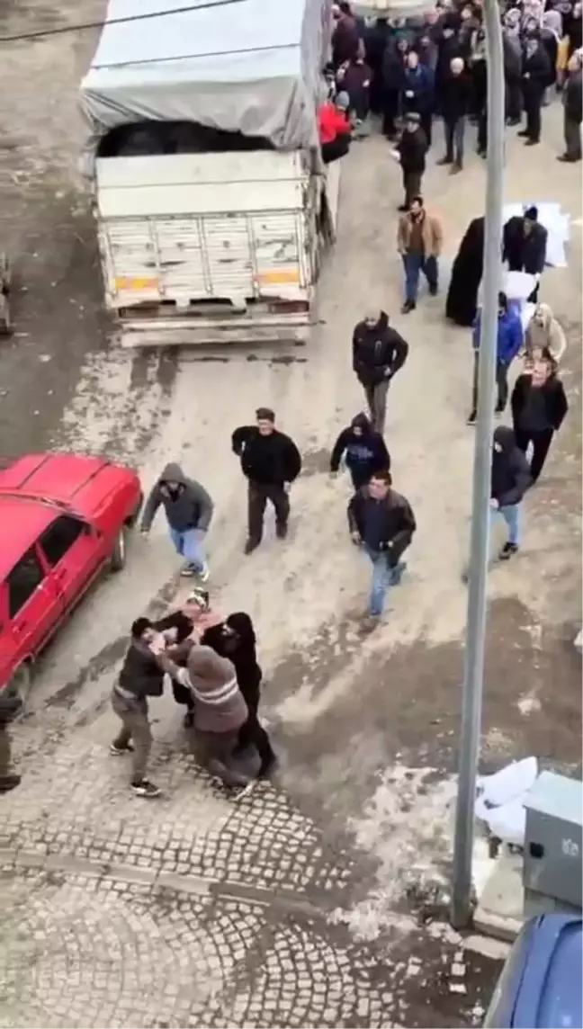 Erzurum'da Gıda Yardımı Dağıtımında Kavga Çıktı