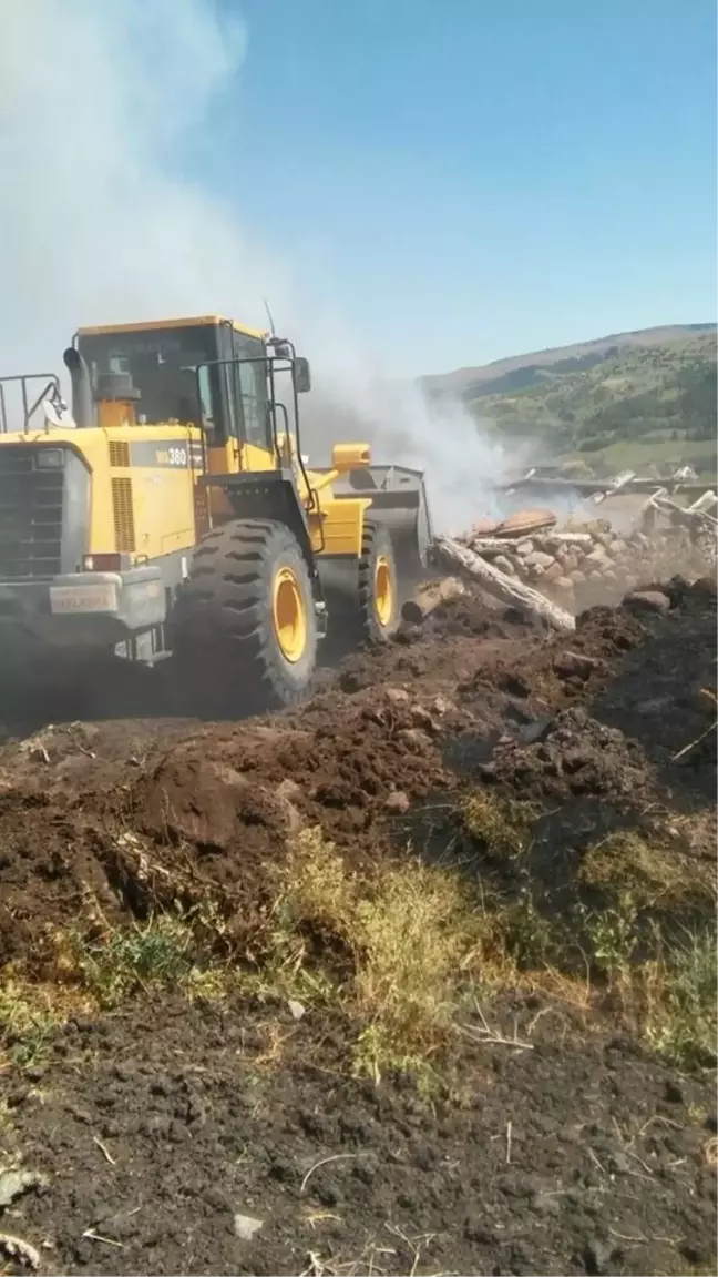 Şenkaya Mezrasında Çıkan Yangın Kontrol Altına Alındı