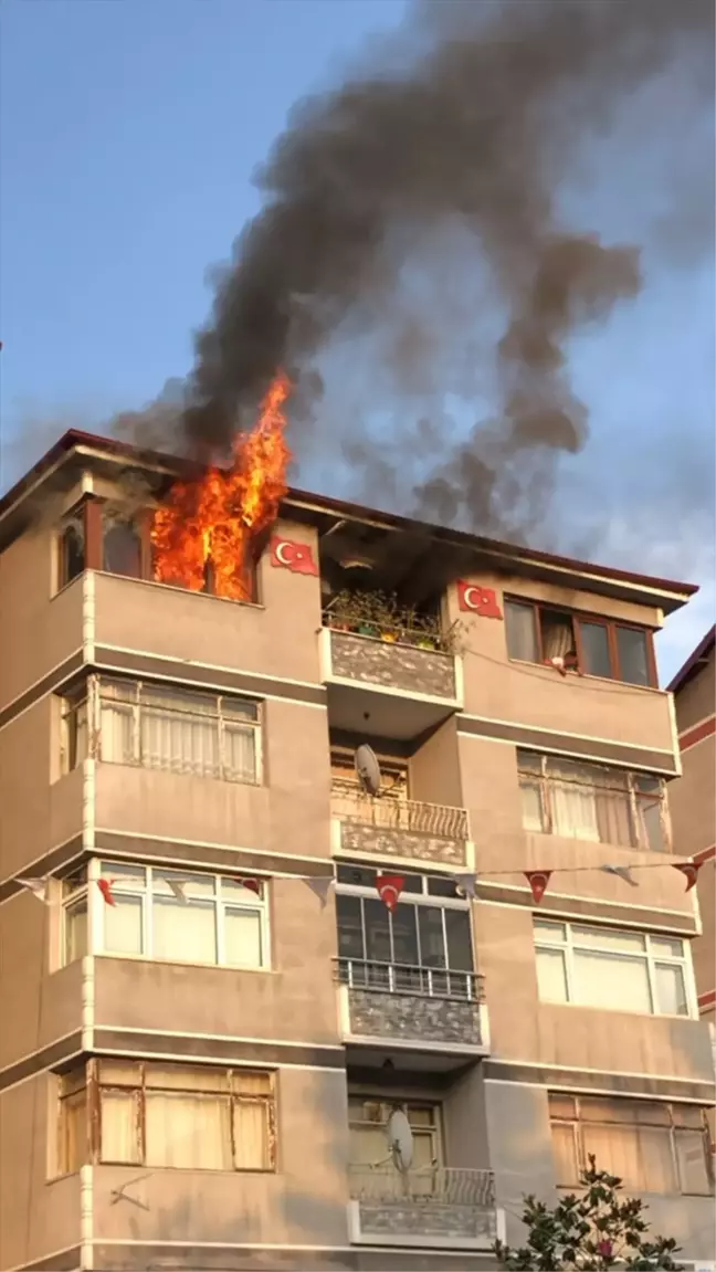 Zonguldak'ta 6 Katlı Binada Yangın: 1 Yaralı