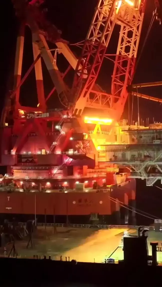 Çin'de 4.000 Ton Ağırlığında Açık Deniz Hidrofor İstasyonu Kuruldu