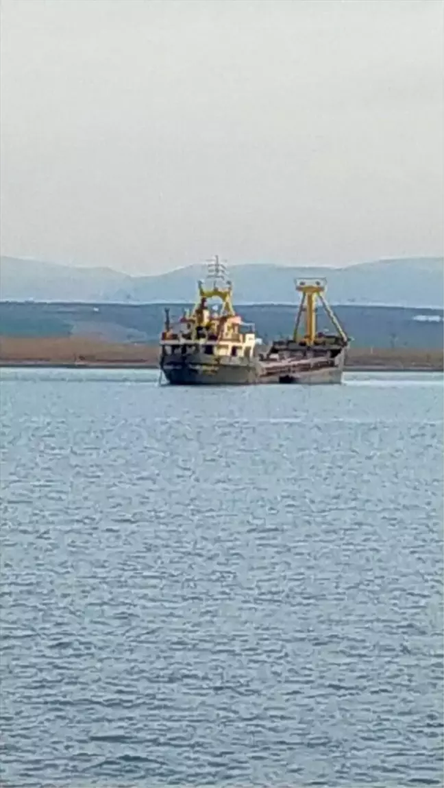 Marmara Denizi'nde Batan Kargo Gemisi İçin Kurtarma Çalışması Başlatıldı
