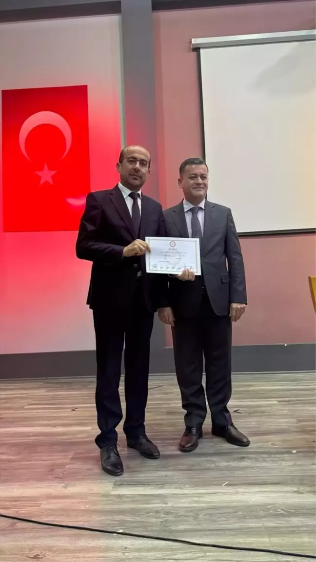 Orhaneli'de AK Parti'den Belediye Başkanı seçilen Ali Osman Tayır göreve başladı