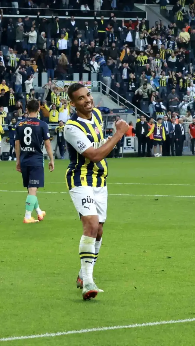 Fenerbahçe'nin Alexander Djiku, Kayserispor maçında gol attı