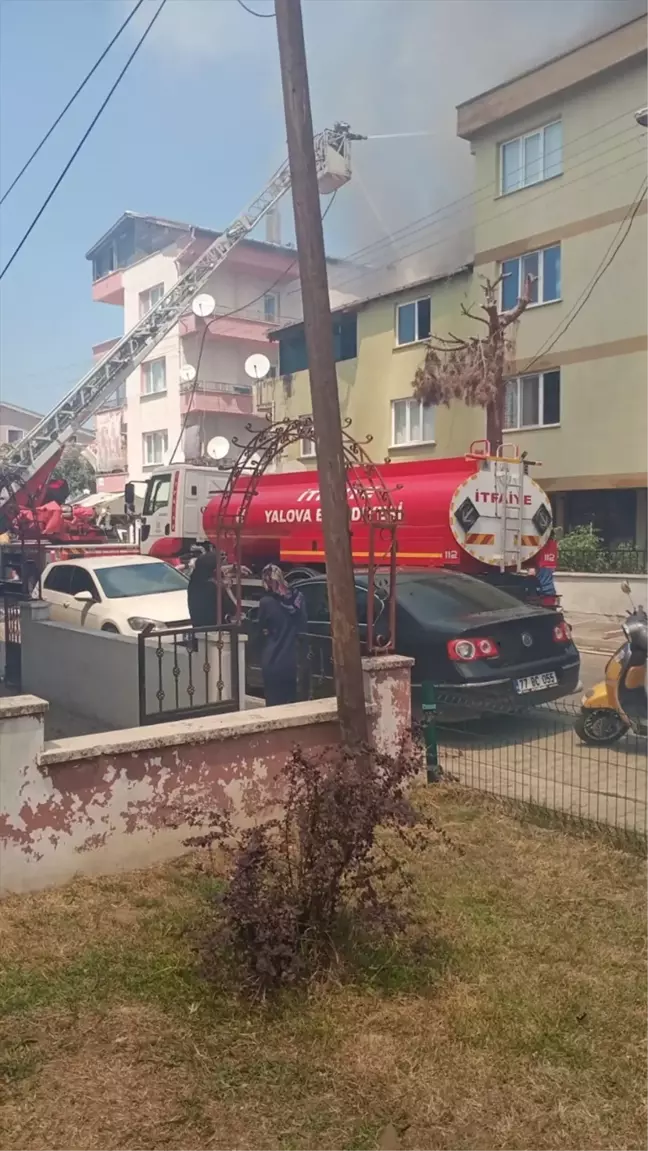 Yalova'da çatı katında çıkan yangın söndürüldü