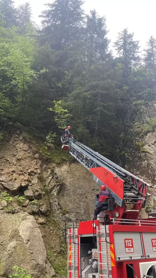 Trabzon'da Dron Arama Çalışması Sırasında Mahsur Kalan Baba ve Oğlu Kurtarıldı