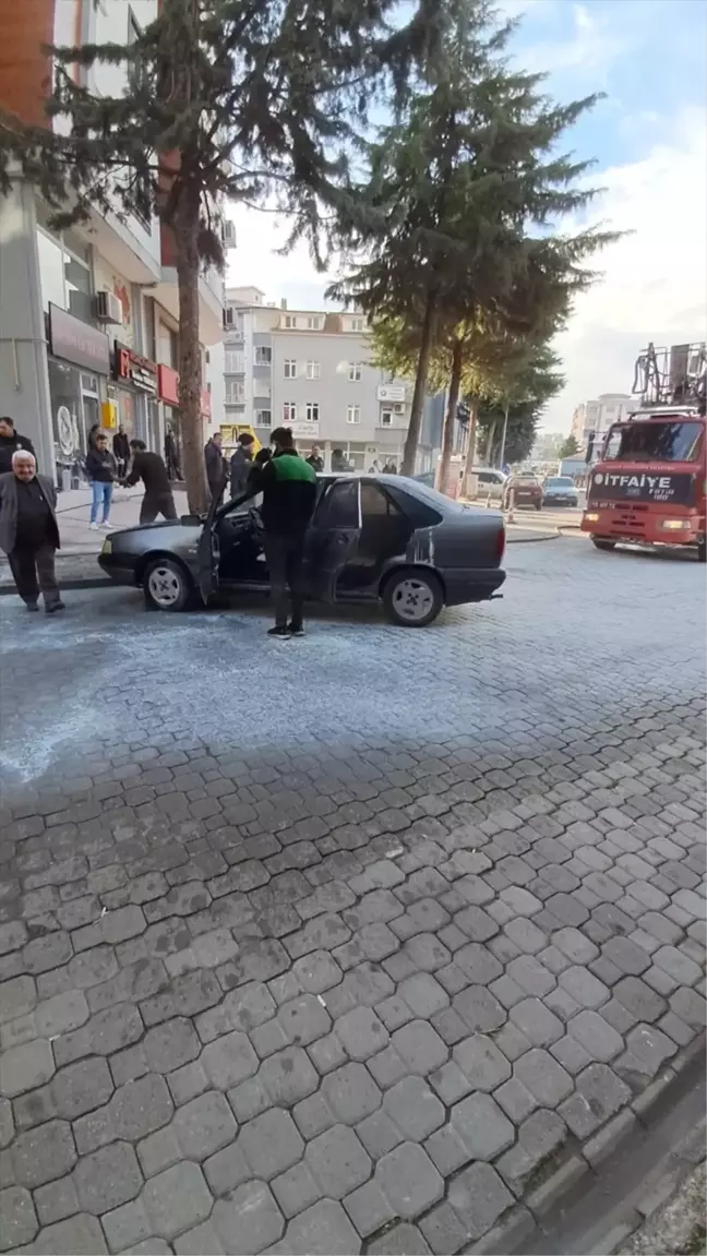 Samsun'da Park Halindeki Araçta Yangın Çıktı