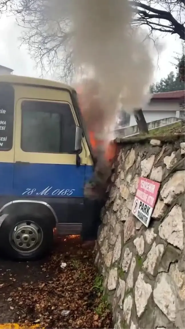 Karabük'te Yolcu Minibüsünde Yangın