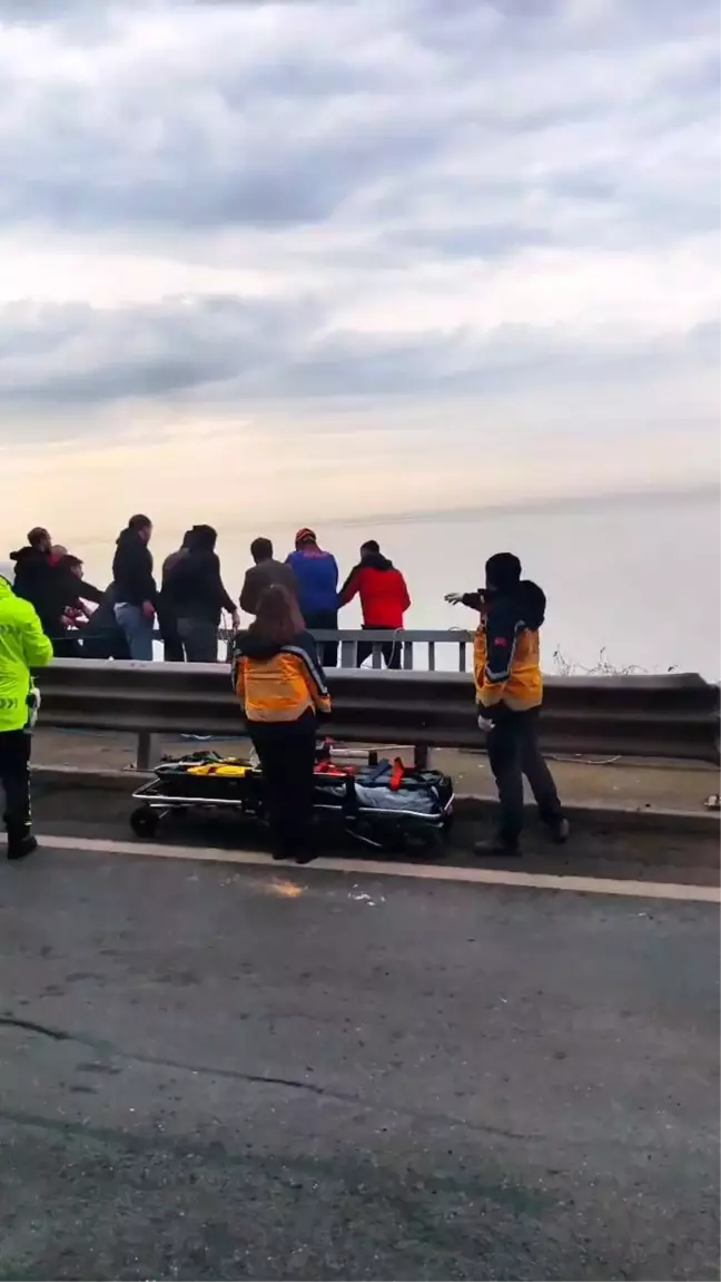 Zonguldak'ta Ticari Kamyonet Uçurumun Kenarında Durdu: 2 Yaralı