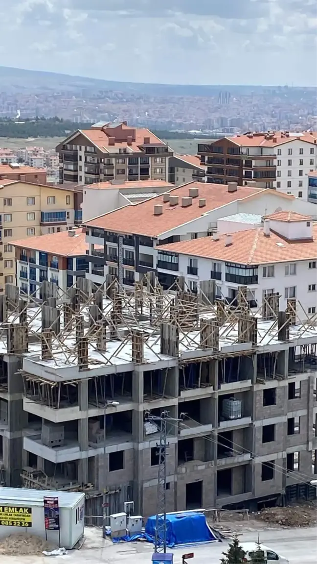 Ankara'da İnşaat İşçisi Asansör Boşluğuna Düşerek Ağır Yaralandı