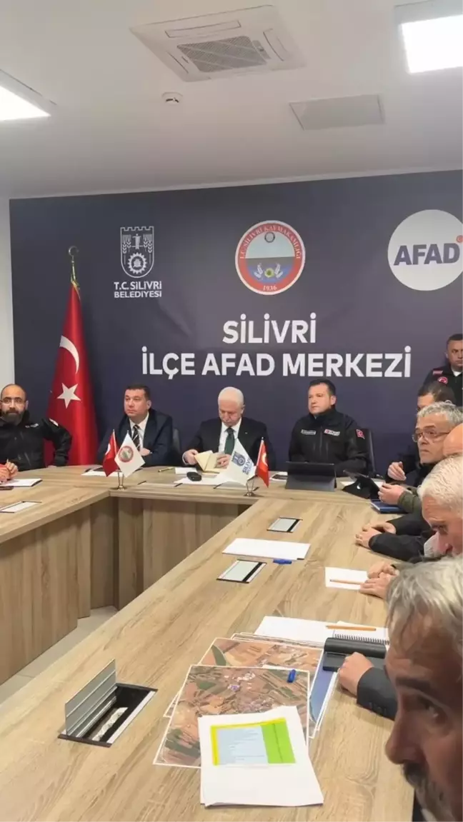 İstanbul'da 6.2 Büyüklüğünde Deprem: Vali Gül Açıklamalarda Bulundu
