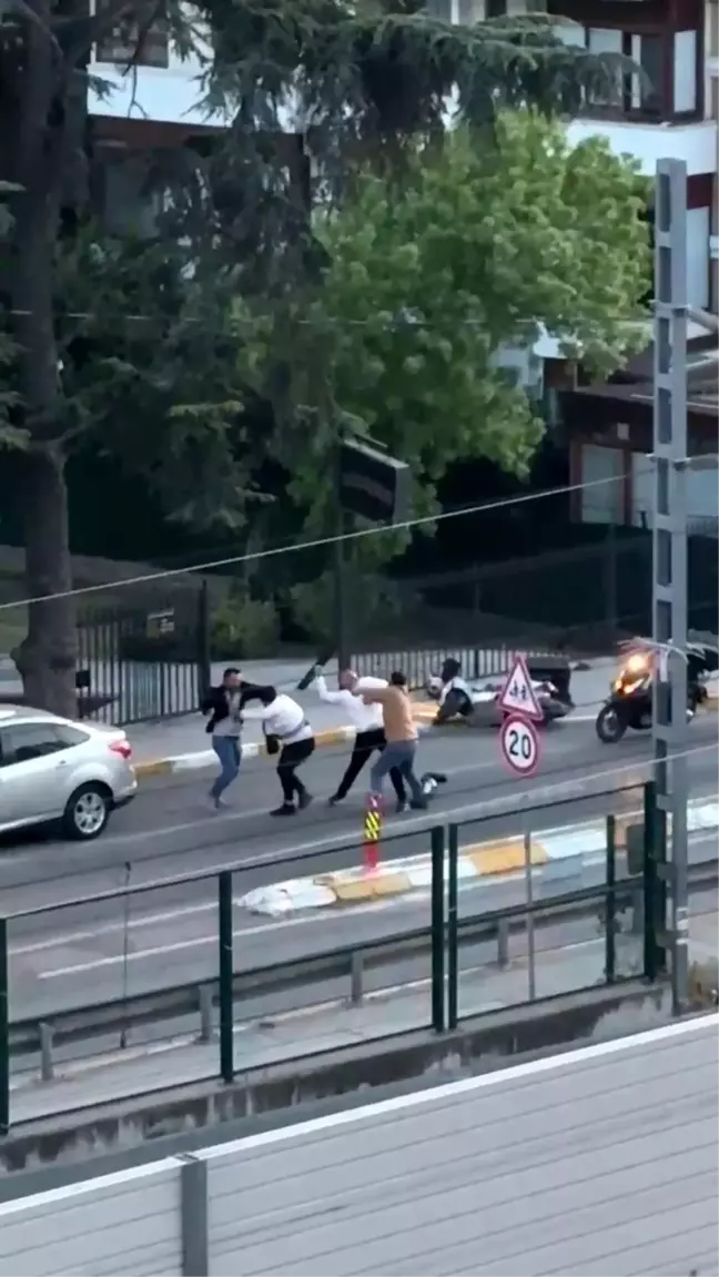 Pendik'te Trafik Tartışması Kavga Çıkardı