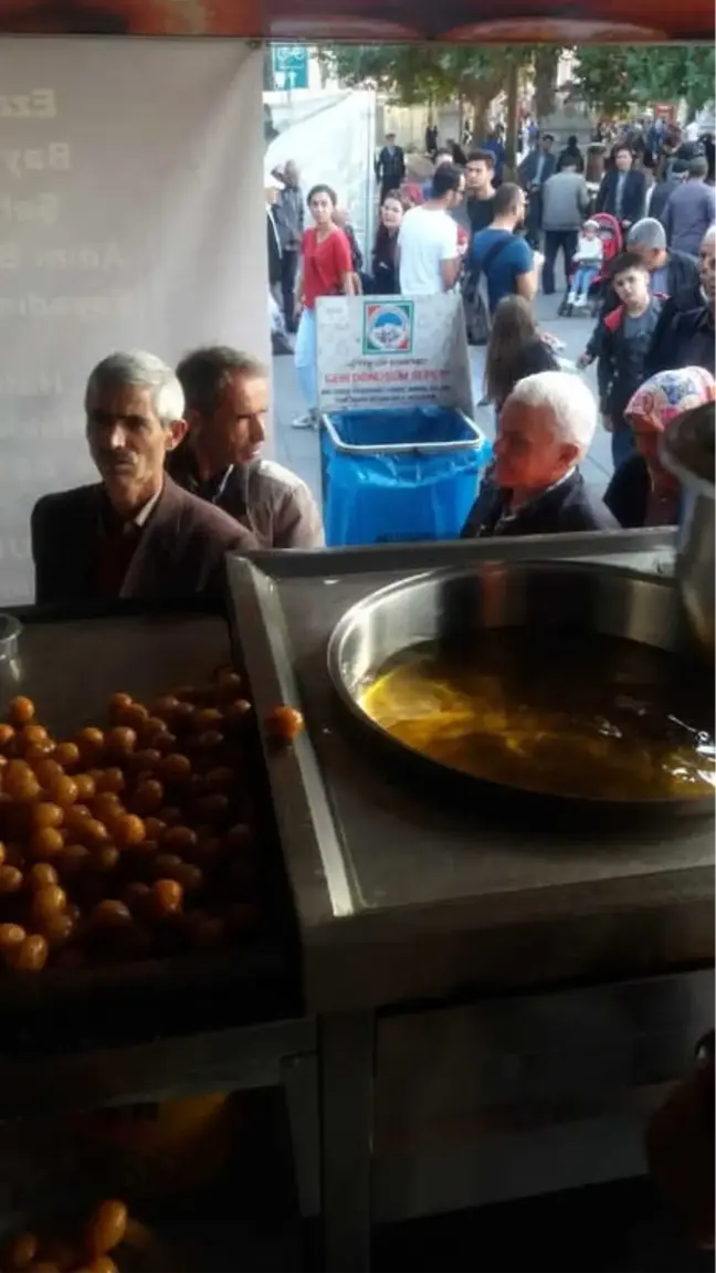 Şehit Nurcan Karakaya ve Bedirhan Mustafa Karakaya İçin 5 Bin Kişilik Lokma Dağıtıldı