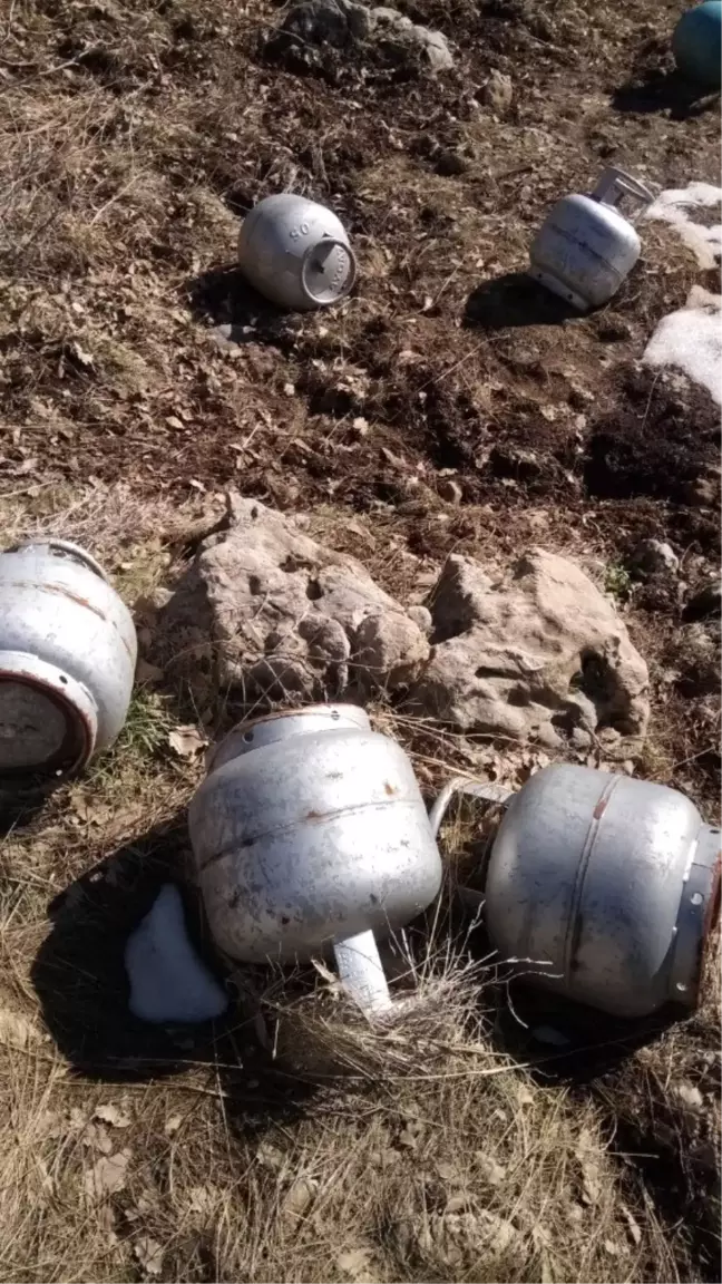 Cudi Dağı'nda Teröristlere Ait Yaşam Malzemesi Ele Geçirildi