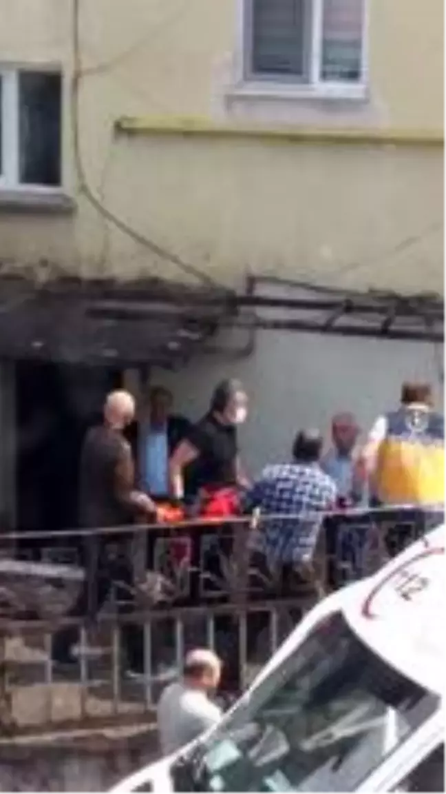 Zonguldak'ta 3 kattan düşen çocuk hastaneye kaldırıldı