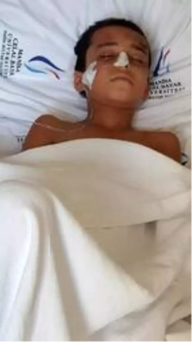 Otomobilin çarptığı Mehmet metrelerce sürüklendi, mahalleli yola kasis istedi