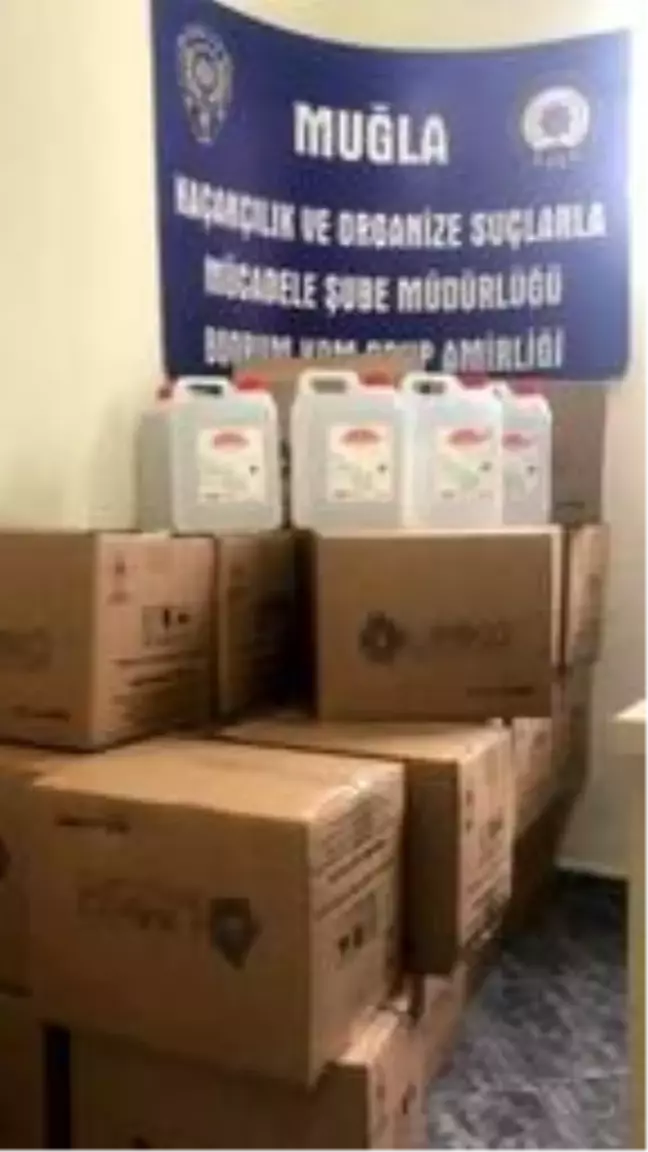 Bodrum'da eczaneye baskın yapan polis, 545 litre 'etil alkol' ele geçirdi